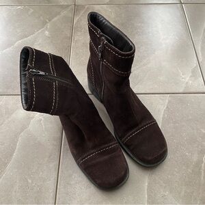 Aerosoles Brown Square Toe Suede Leather Boots